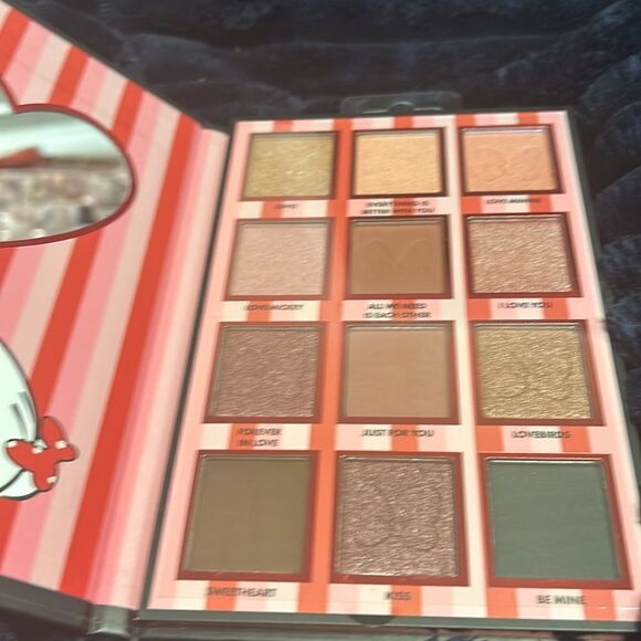 NWT/NIB
Disney Minnie Mouse Eyeshadow palette - Picture 4 of 8